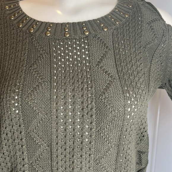 Venus off the shoulder sweater Excellent condition Make me an offer - Picture 3 of 4